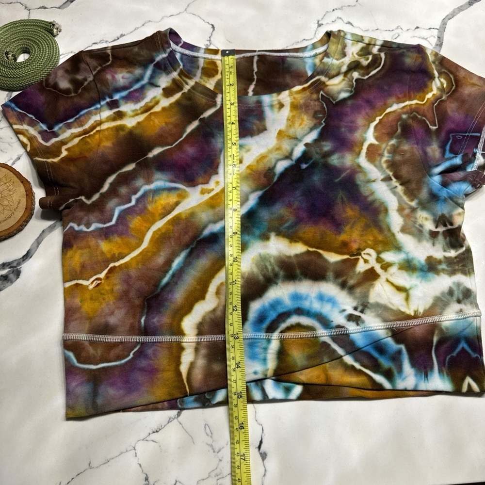 Hand dyed Tie-Dye Short Sleeve Crop Top - Picture 5 of 5
